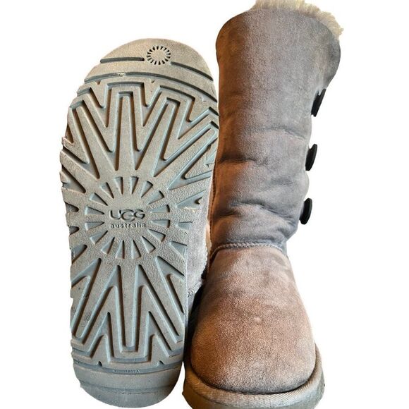 UGG Gray Boots Triple Button‎ Boots Women's Size 6 - Picture 6 of 6